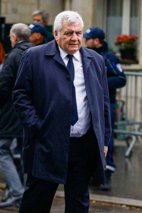 L'avocat Thierry Herzog - Arrivées aux obsèques de l'avocat Hervé Temime au cimetière du Montparnasse à Paris, France, le 14 avril 2023. © Clovis-Jacovides/Bestimage
