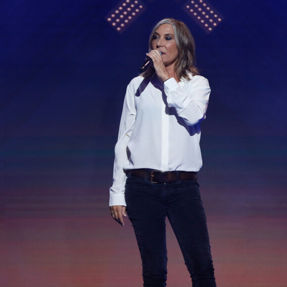 Pour autant, elle n'a pas choisi le même parcours que ses parents 
Exclusif - Zazie chante son tube "Let it shine" - Enregistrement de l'émission "M6 sur son 31", présentée par E.Gossuin et diffusée le 31 décembre sur M6 © Christophe Clovis / Bestimage À l'occasion du passage à la nouvelle année, M6 se met sur son 31 et met le feu au Dôme de Paris en conviant les plus grandes stars de la musique dans un grand show musical festif. Au programme, 3 heures de fête pour rendre inoubliable cette dernière soirée de l'année avec de nombreuses prestations live spécialement imaginées pour vous faire danser toute la soirée ! Un show 100% tubes pour faire la fête dans une ambiance de folie ! 