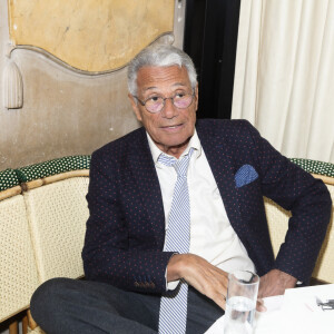 Jean-Marie Périer - Lancement du nouveau livre de Jean-Marie Périer "Chroniques d'un dilettante" aux éditions Calmann-Lévy, au café littéraire Les Deux magots à Paris le 26 Octobre 2021 - © Jack Tribeca / Bestimage