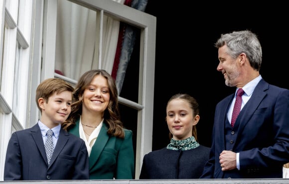 Le prince Frederik, le prince Isabelle, le prince Vincent, la princesse Joséphine de Danemark - La famille royale du Danemark lors de la célébration du 83ème anniversaire de la reine Margrethe au balcon du palais d'Amalienborg à Copenhague, Danemark, 16 avril 2023. 