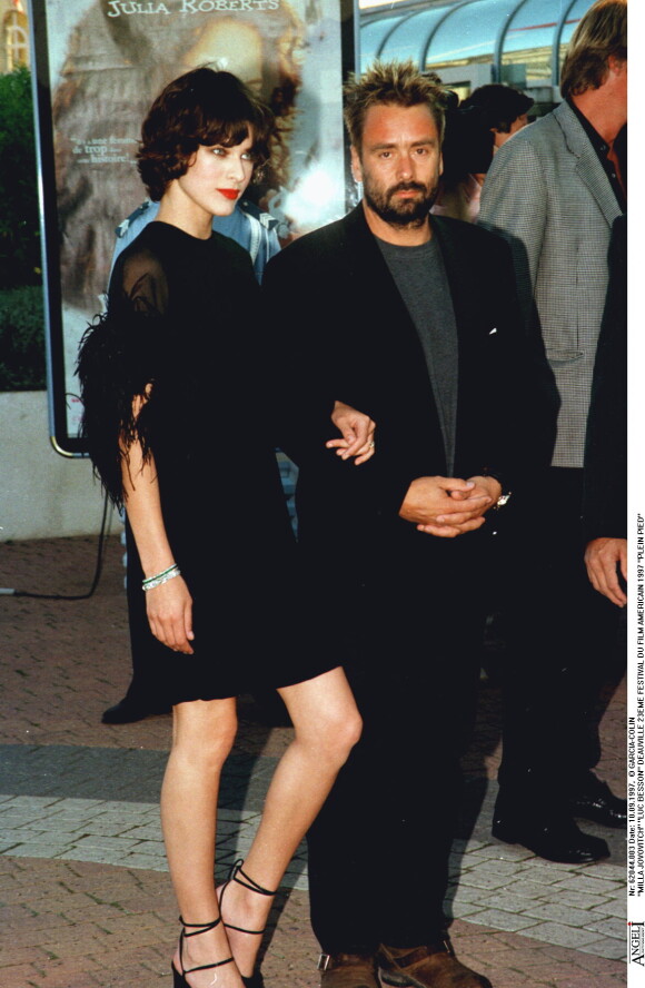 Mais ce bonheur a vite pris fin lorsque le réalisateur de 64 ans l'a quittée pour Milla Jovovich, sa muse dans "Le Cinquième Elément".
Théma - Ces réalisateurs qui font tourner leur compagne - Milla Jovovich et Luc Besson au 23ème festival du film américain à Deauville.
