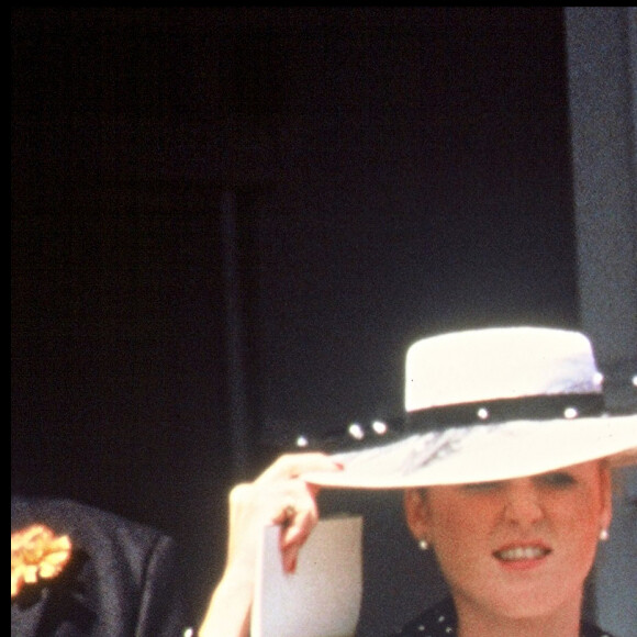 Sarah Ferguson, Lady Diana et le prince Charles aux courses hippiques du derby d'Epson