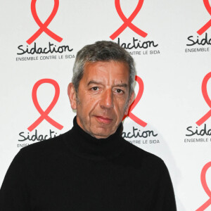 Michel Cymes - Soirée de lancement du Sidaction 2022 à la salle Wagram à Paris le 7 mars 2022. © Coadic Guirec/Bestimage