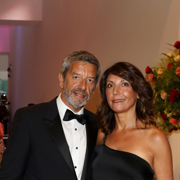Ensemble, ils ont eu un petit garçon en 2011. Quatre ans plus tard, le médecin a demandé son épouse en mariage.
Michel Cymes et sa femme Nathalie - Arrivées des people à la 70ème édition du gala de la Croix Rouge monegasque à Monaco le 27 juillet 2018. © Dominique Jacovides/Bestimage 