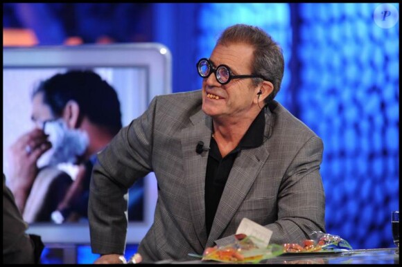Mel Gibson sur le plateau de l'émission télé espagnole El Hormiguero à Madrid le 24 février 2010