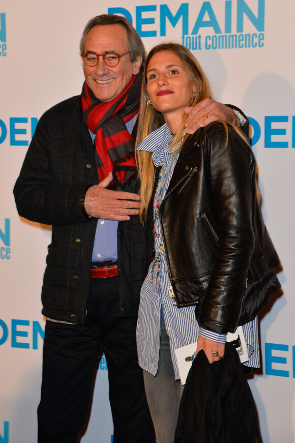 Philippe Lavil et sa fille Lola - Avant première du film "Demain tout commence" au Grand Rex à Paris le 28 novembre 2016. © Coadic Guirec/Bestimage 