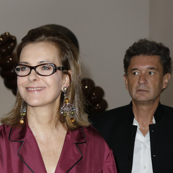 Semi-exclusif - Carole Bouquet et son compagnon Philippe Sereys de Rothschild - Pour fêter les 40 ans du Centre Pompidou, les Amis du Centre Pompidou invitent Francesco Vezzoli à investir les étages du Musée national d’art moderne pour une soirée unique en deux volets à Paris, France, le 19 octobre 2017. © Marc Ausset-Lacroix/Bestimage