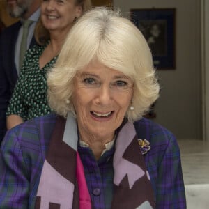 Qui s'annonce d'ores et déjà historique !
Camilla Parker Bowles, duchesse de Cornouailles, en visite dans les locaux de Emmaüs Greenwich à Londres, à l'occasion de leur 25ème anniversaire. Le 4 décembre 2019 