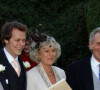 Mais également de sa soeur Annabel Elliot et de son amie Lady Lansdowne 
Camilla Parker-Bowles réunie avec sa famille dont sa soeur Annabel Elliot (à droite) le 23 avril 2014 