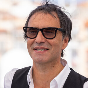 Samuel Benchetrit (réalisateur) au photocall du film Cette musique ne joue pour personne (Cannes première) lors du 74ème festival international du film de Cannes le 10 juillet 2021 © Borde / Jacovides / Moreau / Bestimage 