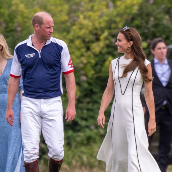 Le prince William, duc de Cambridge, et Catherine (Kate) Middleton, duchesse de Cambridge, assistent au match de polo caritatif Out-Sourcing Inc au Guards Polo Club, Smiths Lawn à Windsor le 6 juillet 2022. 