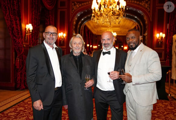 Exclusif - Laurent Morin (Monte-Carlo Epicerie), Patrick Bouchitey, Erwan Coz (Vins Félix Sollis) , Ted Santos (Caviar Grains de Folie) - Vernissage de l'exposition "Ephemere", sculptures et toiles de de l'artiste Kyo par Lilly O Events à l'hôtel Intercontinental Paris le Grand Paris le 21 avril 2023. © Anne-Sophie Guebey via Bestimage