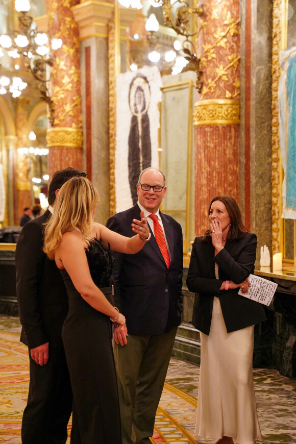 Exclusif - Lilly Kelleher ( femme de Byron Kelleher et directrice de Lilly O Events) le prince Albert II de Monaco, Byron Kelleher, Kyo - Vernissage de l'exposition "Ephemere", sculptures et toiles de de l'artiste Kyo par Lilly O Events à l'hôtel Intercontinental Paris le Grand Paris le 21 avril 2023 © Anne-Sophie Guebey via Bestimage