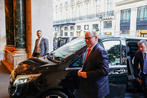 Exclusif - Le prince Albert II de Monaco - Vernissage de l'exposition "Ephemere", sculptures et toiles de de l'artiste Kyo par Lilly O Events à l'hôtel Intercontinental Paris le Grand Paris le 21 avril 2023. © Anne-Sophie Guebey via Bestimage