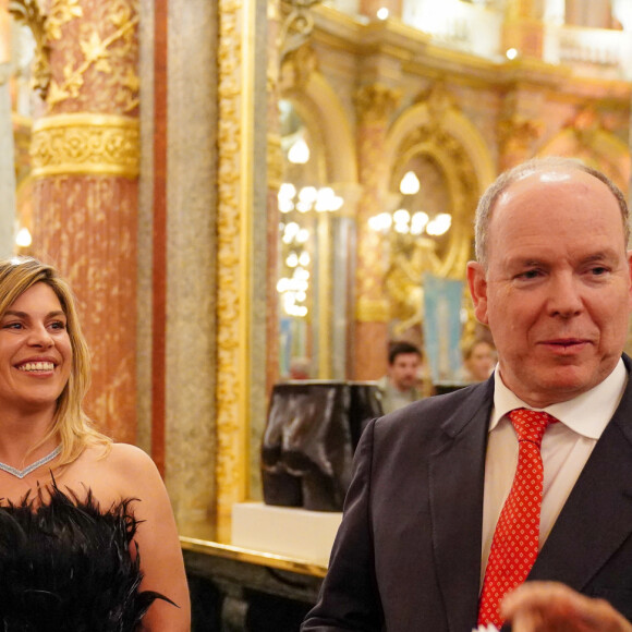 Exclusif - Bryon Kelleher (ancien rugbyman All Black), Lilly Kelleher ((Lilly O Events femme de Bryon Kelleher ancien rugbyman All Black), le prince Albert II de Monaco - Vernissage de l'exposition "Ephemere", sculptures et toiles de de l'artiste Kyo par Lilly O Events à l'hôtel Intercontinental Paris le Grand Paris le 21 avril 2023. © Anne-Sophie Guebey