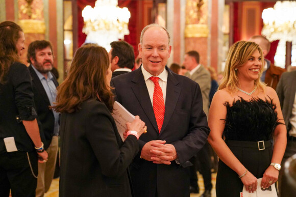 Exclusif - Kyo (l'artiste), le prince Albert II de Monaco , Lilly Kelleher (Lilly O Event) - Vernissage de l'exposition "Ephemere", sculptures et toiles de de l'artiste Kyo par Lilly O Events à l'hôtel Intercontinental Paris le Grand Paris le 21 avril 2023.  © Anne-Sophie Guebey via Bestimage