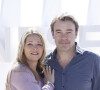Hélène Rollès et Patrick Puydebat se connaissent depuis plus de trentre ans.
Hélène Rollès et Patrick Puydebat (Les mystères de l'Amour) lors du photocall de 'CanneSeries ' Saison 6 au Palais des Festivals de Cannes le 15 Avril 2023. © Denis Guignebourg/Bestimage