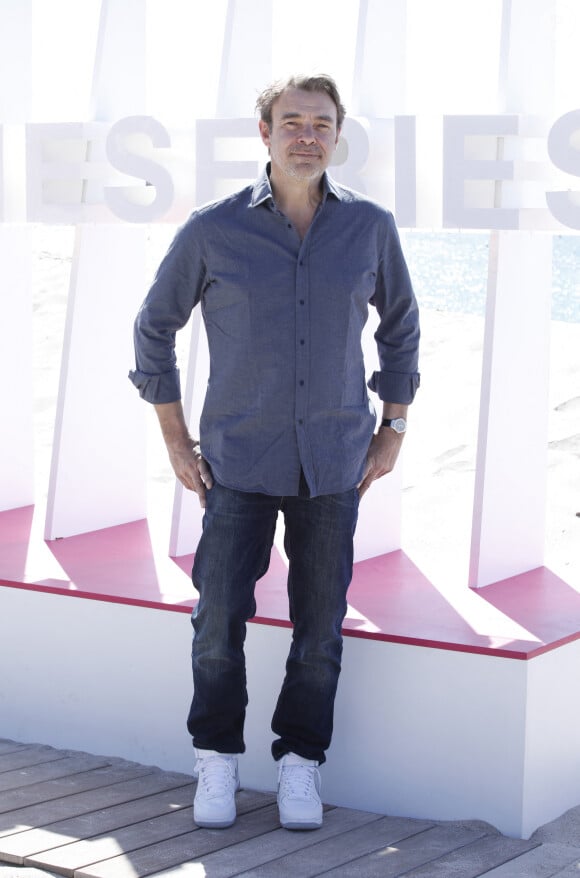Patrick Puydebat (Les mystères de l'Amour) lors du photocall de 'CanneSeries ' Saison 6 au Palais des Festivals de Cannes le 15 Avril 2023. © Denis Guignebourg/Bestimage