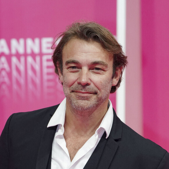 Patrick Puydebat au photocall de la seconde soirée du festival Canneseries saison 3 au Palais des Festivals à Cannes, le 10 octobre 2020. Canneseries se déroule du 9 au 14 octobre avec des mesures sanitaires importantes dues au COVID-19. © Norbert Scanella / Panoramic / Bestimage