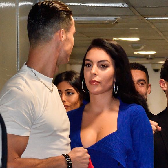 D'après Mundo Deportivo, la belle brune serait devenue "excessivement égocentrique", notamment depuis qu'elle a une série sur Netflix
 
Exclusif - Cristiano Ronaldo et sa compagne Georgina Rodriguez arrivent à la soirée MTV European Music Awards 2019 (MTV EMA's) au FIBES Conference and Exhibition Centre à Séville en Espagne, le 3 novembre 2019