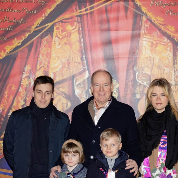 Le prince Albert II de Monaco, le prince Jacques de Monaco et la princesse Gabriella de Monaco, Louis Ducruet et Camille Gottlieb - 3ème jour du 45ème Festival International du Cirque de Monte Carlo sous le chapiteau Fontvieille à Monaco le 22 janvier 2023. © Olivier Huitel/pool/Bestimage 