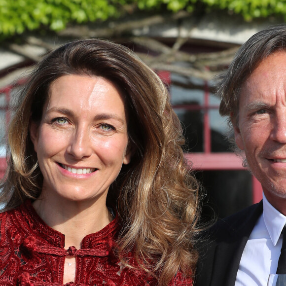 Anne-Claire Coudray et son compagnon Nicolas Vix lors de la fête de la fleur et l'intronisation de personnalités commandeurs et ambassadeurs par la Commanderie du Bontemps au Château Smith Haut Lafitte à Martillac le 27 avril 2023. © Fabien Cottereau / Patrick Bernard / Bestimage