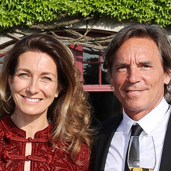 Anne-Claire Coudray et son compagnon Nicolas Vix lors de la fête de la fleur et l'intronisation de personnalités commandeurs et ambassadeurs par la Commanderie du Bontemps au Château Smith Haut Lafitte à Martillac le 27 avril 2023. © Fabien Cottereau / Patrick Bernard / Bestimage