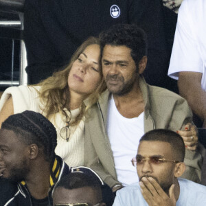 Mélissa Theuriau et son mari Jamel Debbouze assistent au match aller de la Ligue des Champions entre le Paris Saint-Germain et la Juventus (2-1) au Parc des Princes à Paris le 6 septembre 2022.