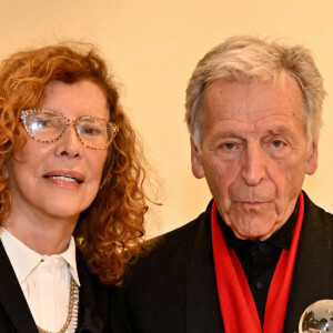 Costa Gavras, qui reçu un Legend Award, et sa femme Michèle Ray-Gavras durant la soirée de clôture du 20eme Monte Carlo Film Festival de la Comédie, au Grimaldi Forum à Monaco. Le 29 avril 2023. © Bruno Bebert / Bestimage