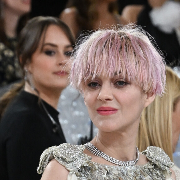 Marion Cotillard - Les célébrités arrivent à la soirée du "MET Gala 2023" à New York, le 1er mai 2023. 
