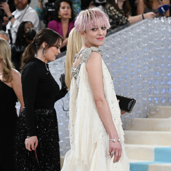 Marion Cotillard - Les célébrités arrivent à la soirée du "MET Gala 2023" à New York, le 1er mai 2023. 