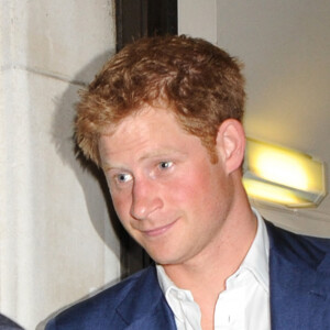 Le roi n'avait d'ailleurs pas été très sévère avec son fils. 
Prince Harry - Les célébrités quittent l'avant-première du film "The Dark Knight Rises" à Londres le 19 juillet 2012.