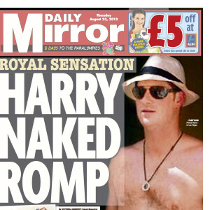 Le prince Harry, torse nu, en une du journal "Daily Mirror". Le 23 août 2012