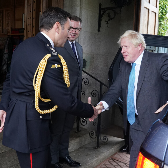 La haute-fonctionnaire aurait-elle trop appuyé son enquête dite objective, au regard de ses liens avec les Travaillistes
Boris Johnson et sa femme Carrie arrivent au château Balmoral pour une audience avec la reine Elisabeth II d'Angleterre, afin d'entériner définitivement la démission du poste de Premier ministre. Le 6 septembre 2022