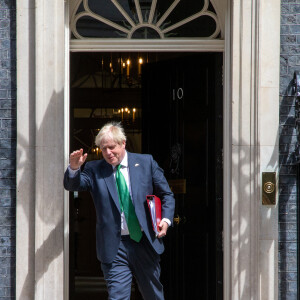 Boris Johnson quitte le 10 Downing Street à Londres, pour se rendre au parlement, faire face aux membres pour la première fois depuis sa démission. Le 13 juillet 2022 © Tayfun Salci / Zuma Press / Bestimage