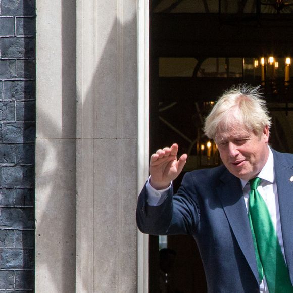 Boris Johnson quitte le 10 Downing Street à Londres, pour se rendre au parlement, faire face aux membres pour la première fois depuis sa démission. Le 13 juillet 2022 © Tayfun Salci / Zuma Press / Bestimage