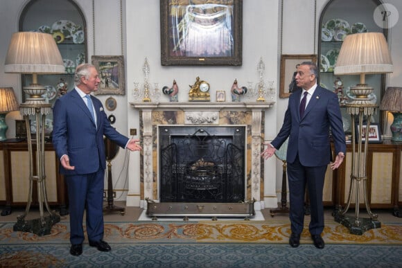 Le prince Charles, prince de Galles, reçoit le Premier ministre d'Irak Moustafa al-Kazimi à Clarence House à Londres, le 22 octobre 2020. 