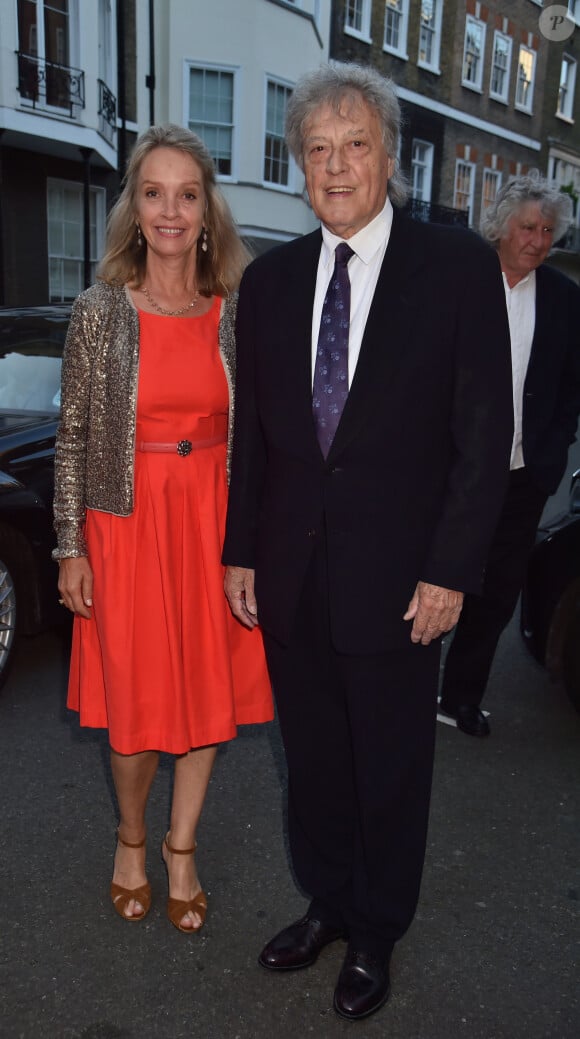 Des invitations étranges, qui ont fait parler.
Sabrina Guinness et son mari Sir Tom Stoppard - Soirée de pré-mariage de Nicky Hilton et James Rothschild au manoir Spencer House à Londres. Le 9 juillet 2015 