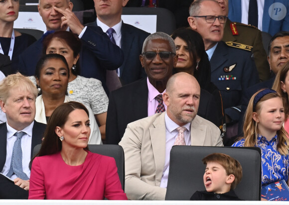 Boris Johnson, Kate Catherine Middleton, duchesse de Cambridge, le prince Louis, Mia Tindall - La famille royale d'Angleterre lors de la parade devant le palais de Buckingham, à l'occasion du jubilé de la reine d'Angleterre. le 5 juin 2022