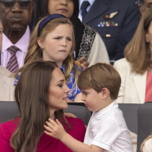 Catherine (Kate) Middleton, duchesse de Cambridge, Le prince Louis de Cambridge, La princesse Charlotte de Cambridge, Mike Tindall, sa fille Mia Grace - Jubilé de platine de la reine Elisabeth II d'Angleterre à Bukingham Palace à Londres, le 5 juin 2022. 