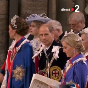 Louis de Galles était aux côtés de sa soeur Charlotte pour la procession de Charles III.