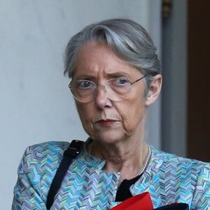 La Première ministre, Élisabeth Borne à la sortie du Conseil des ministres, au palais de l'Elysée, Paris, le 13 avril 2023 © Stéphane Lemouton / Bestimage
