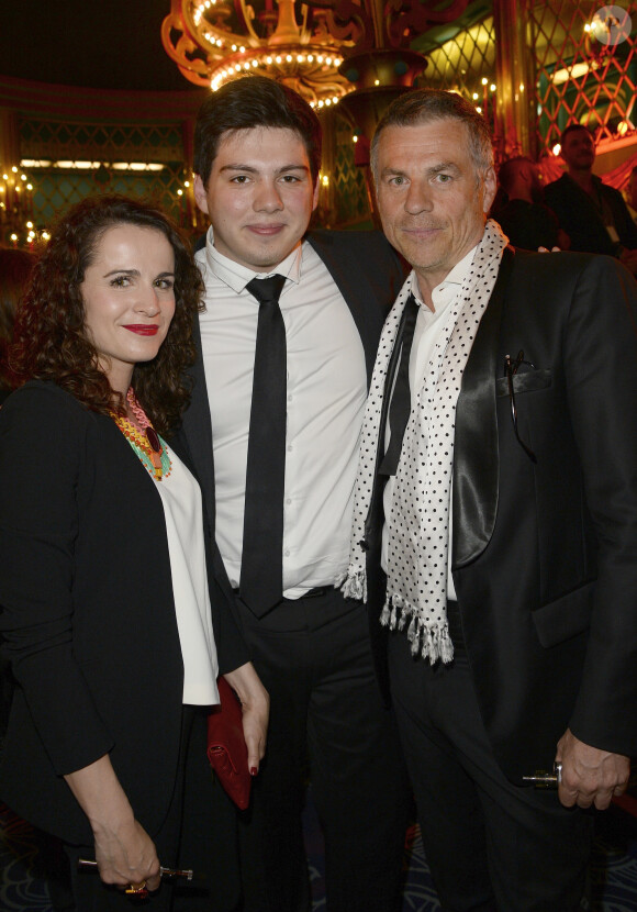 Bruno Gaccio, son fils Enzo et sa compagne Anne-Laure Gruet - Soirée de la 28ème Nuit des Molières au théâtre des Folies Bergère à Paris. Le 23 mai 2016 © Coadic Guirec / Bestimage