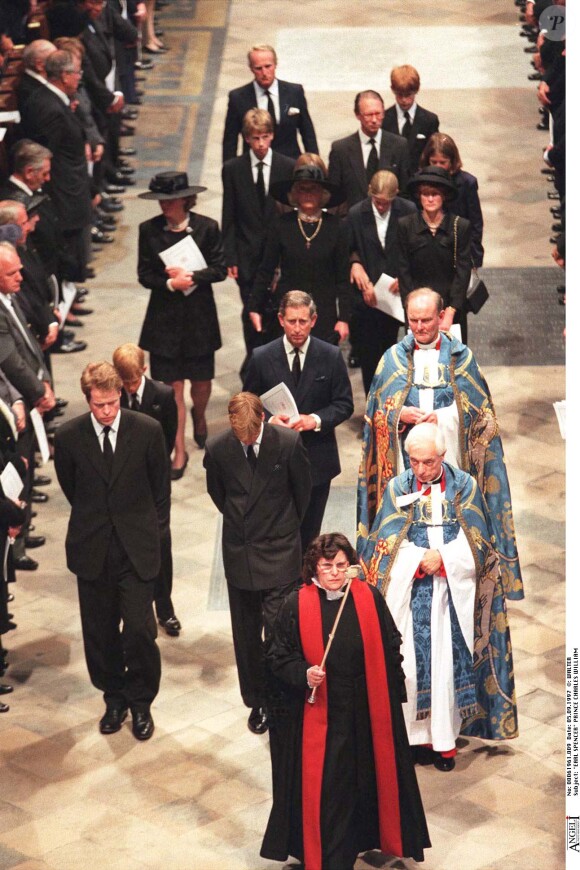 Le prince Harry a gardé un souvenir traumatisant des funérailles publiques de sa mère Lady Di, le 6 septembre 1997 à Londres. 