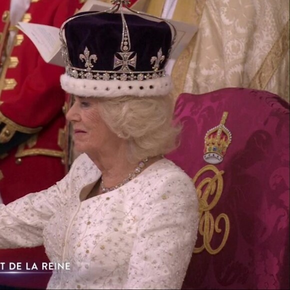 Lors de cet instant, où on lui a posé la couronne de la reine Mary, avant qu'elle ne reçoit le spectre royal, Camilla Parker Bowles est apparue très stressée.
Charles III et Camilla Parker Bowles reçoivent leurs couronnes, lors du couronnement historique de Charles III, ce samedi 6 mai 2023, en l'Abbaye de Westminster à Londres
