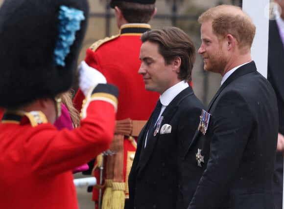 Les invités à la cérémonie de couronnement du roi d'Angleterre à l'abbaye de Westminster de Londres Edoardo Mapelli Mozzi, et Le prince Harry, duc de Sussex lors de la cérémonie de couronnement du roi d'Angleterre à Londres, Royaume Uni, le 6 mai 2023.