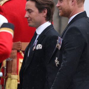 Les invités à la cérémonie de couronnement du roi d'Angleterre à l'abbaye de Westminster de Londres Edoardo Mapelli Mozzi, et Le prince Harry, duc de Sussex lors de la cérémonie de couronnement du roi d'Angleterre à Londres, Royaume Uni, le 6 mai 2023.