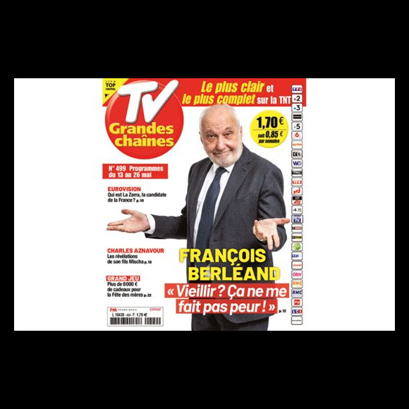 Mischa Azanavour se confie sur ce qui le différencie de son père, Charles Aznavour dans le numéro n°499 de TV Grandes Chaînes. © TV Grandes Chaînes