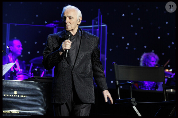 Charles Aznavour chante à l'Olympia de Paris, le 28 septembre 2011. © Agence / Bestimage