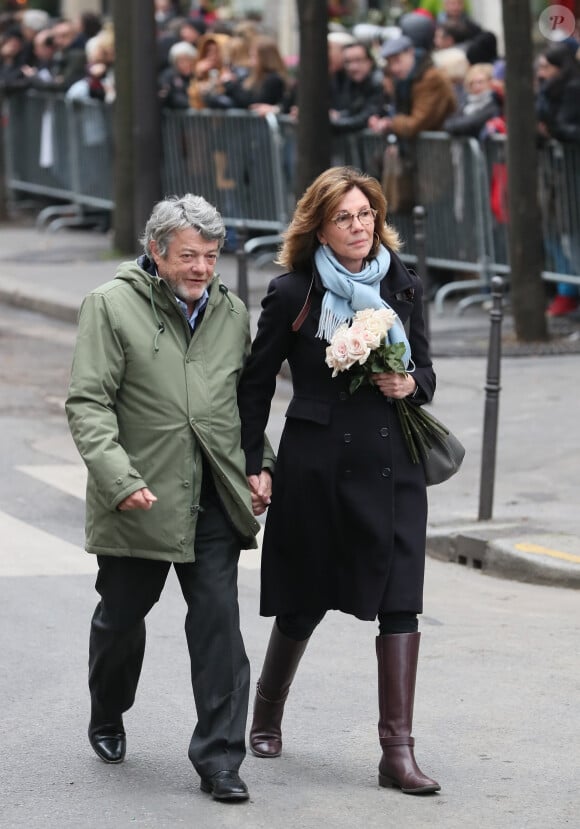 Ils ont gardé de bons contacts
Jean-Louis Borloo et sa femme Béatrice Schönberg - Arrivées aux obsèques de France Gall au cimetière de Montmartre à Paris le 12 janvier 2018. 